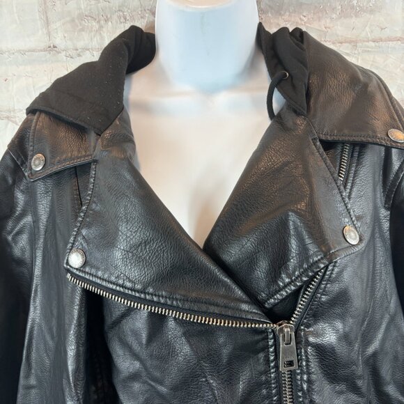 Levi's Women's Plus 2XL Black Faux Leather Hooded Motorcycle Jacket Biker Moto - Picture 4 of 8